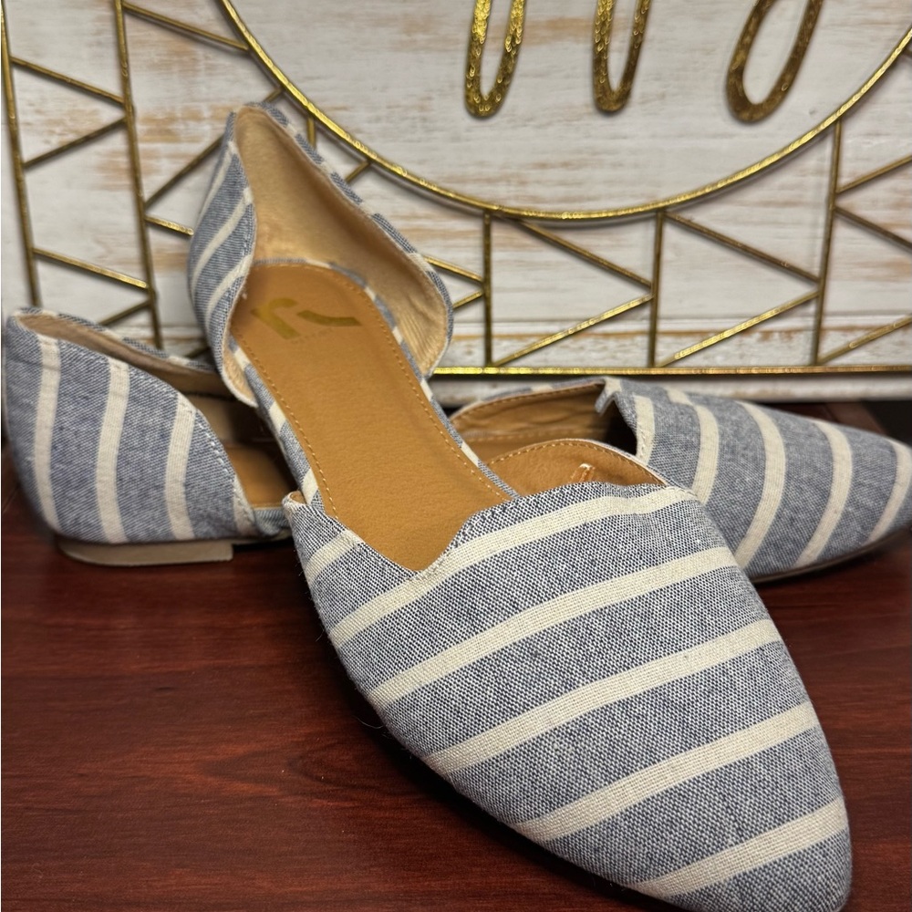 Report Striped Blue and White Flats